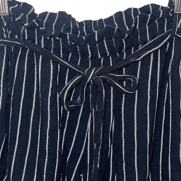 American Eagle Womens High‎ Waisted Striped Paperbag Shorts Black White Medium - Picture 3 of 6